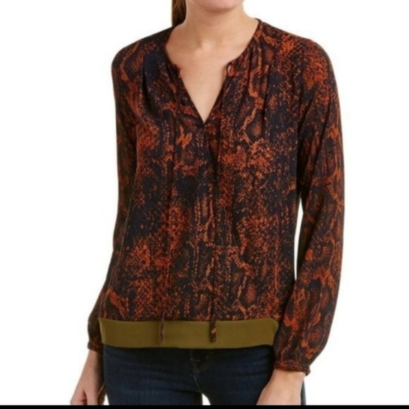 Cabi 101 Border Wrap Orange Navy Snakeskin Blouse - Picture 1 of 11